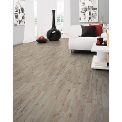 Basic Laminatboden Eiche SB hell 6 mm 137,6 x 19,3 cm