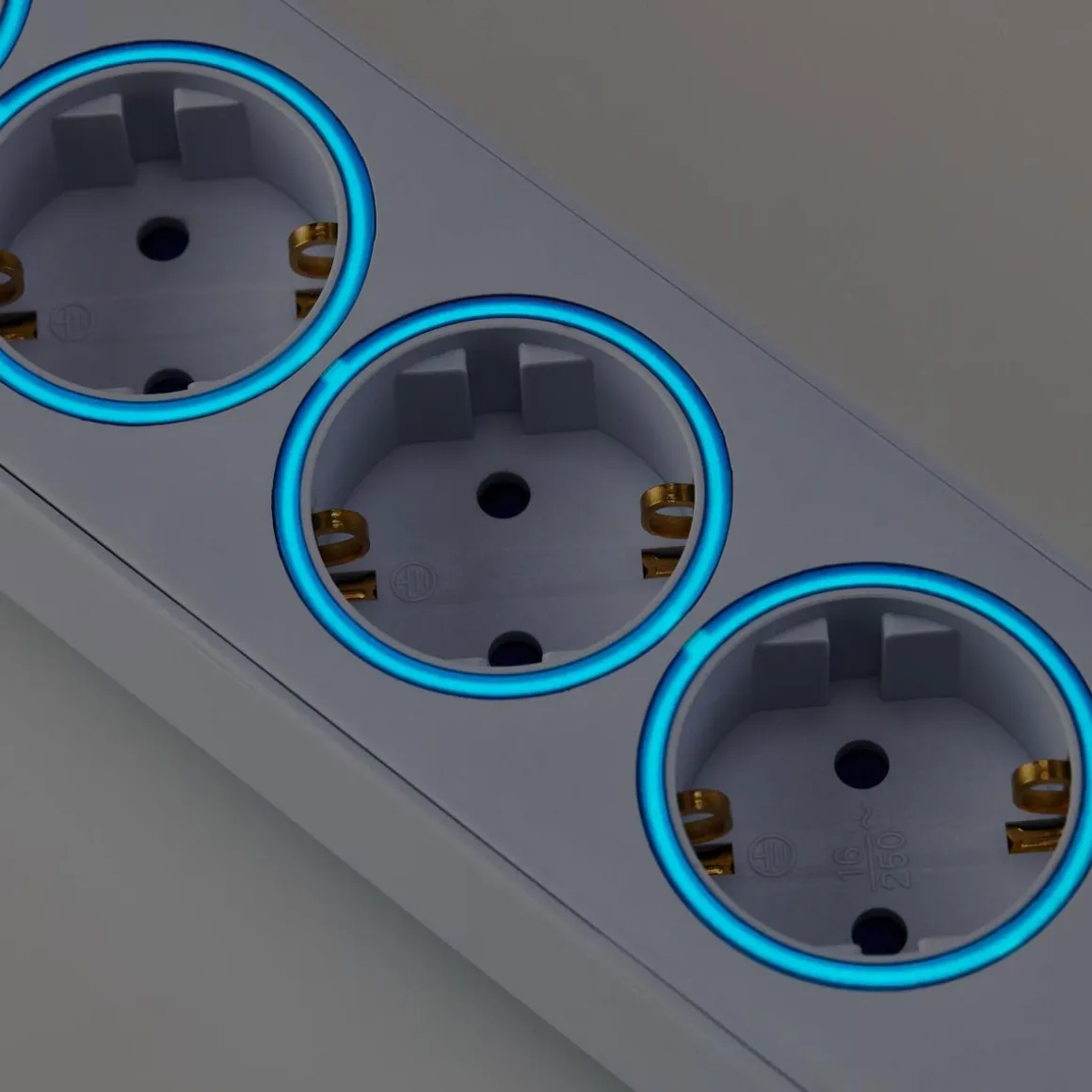 BLAUPUNKT Steckdosenleiste 6-fach 2m weiß