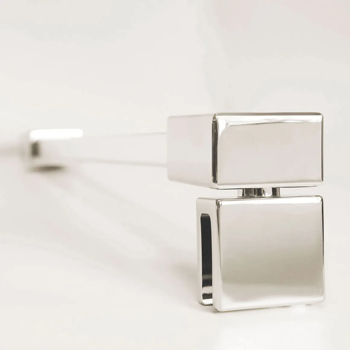 Breuer Drehtür Avanta mit Festteil für Nische Anschlag rechts alu chromeffekt Klarglas 800 mm