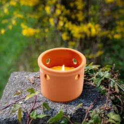 Flower Power Citronellakerze TERRA mit Loch 9,7 x 6 cm