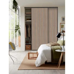 Hibitaro Lamellen-Schiebeitür mit Akustikeffekt als Schrank- / Nischentür