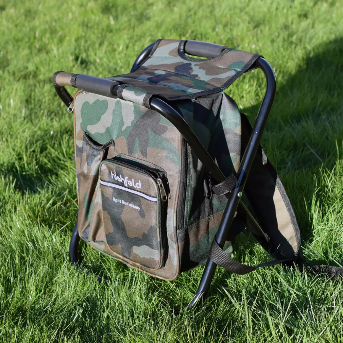 highfeld Camping Stuhl mit Rucksack & Kühlfach camouflage