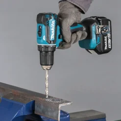 Makita Akku- Bohrschrauber 18V 3,0 Ah inkl. 2 Akkus und Ladegerät