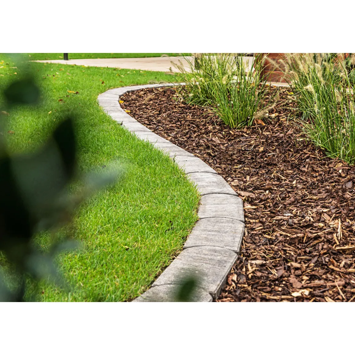 Rasenmähkante 24 x 12 x 4 Muschelkalk