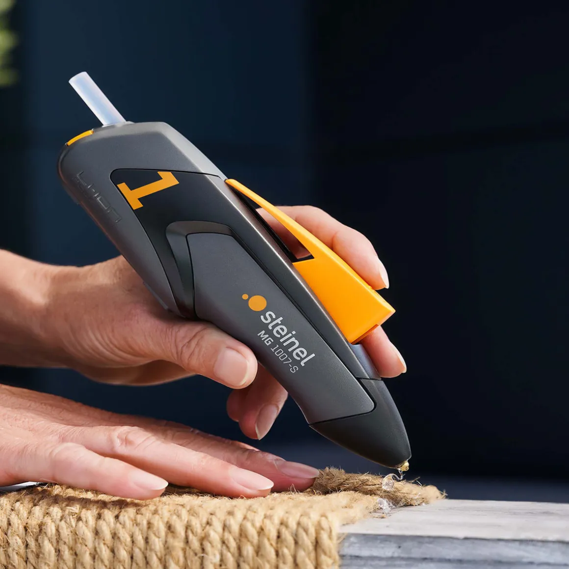 Steinel Akku-Klebepistole MobileGlue 1007-S mit 7 mm Klebesticks