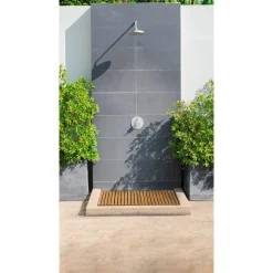 Wenko Baderost Indoor und Outdoor Bambus 100 x 50 cm Badematte Bodenrost für Dusche Bad Pool mit rutschhemmender Unterseite
