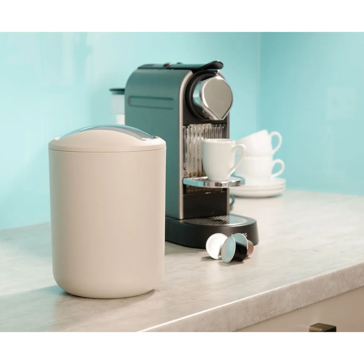 Wenko Schwingdeckeleimer Brasil S taupe 2 L